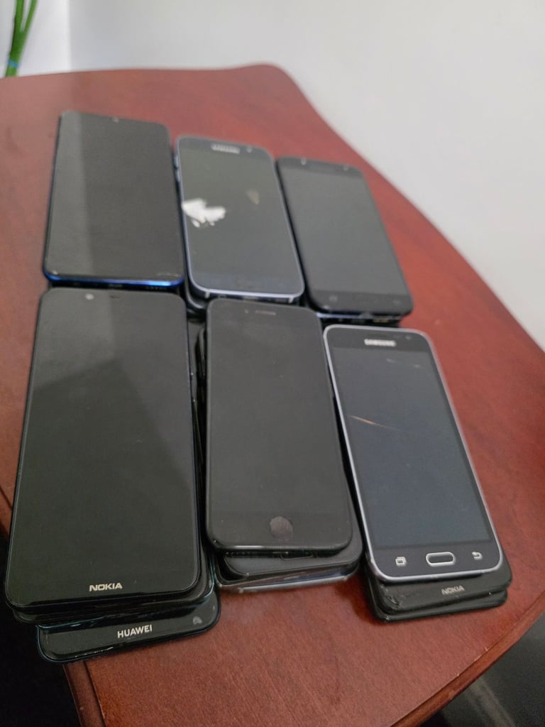 Job Lot of 23 Mobile Phones – Untested, Sold as Seen – Ideal for Spares or Repairs
