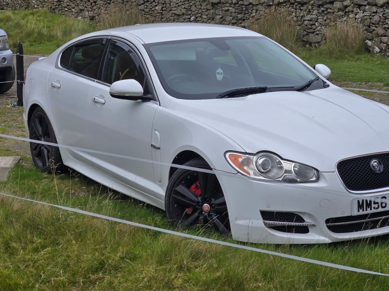 Jaguar alloys with good 255 35 20 tyres 