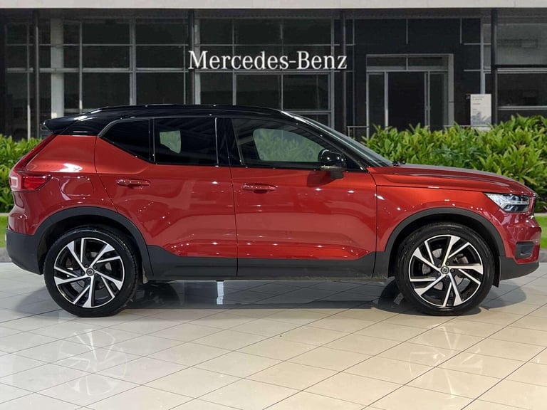  Volvo XC40 2.0 B4P R DESIGN Pro 5dr Auto [7 speed] Estate Petrol Automatic