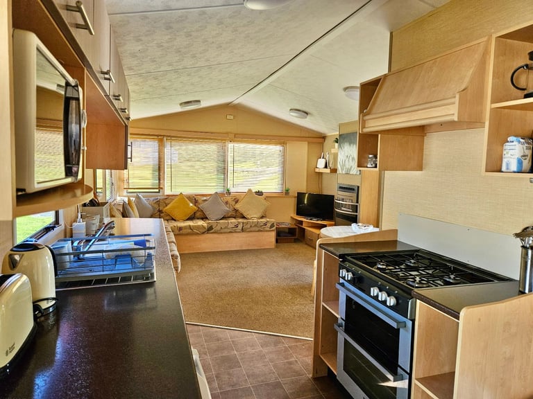 Cheap static caravan for sale at Whitecliff Bay, Isle of Wight PO35 5PL Beach access