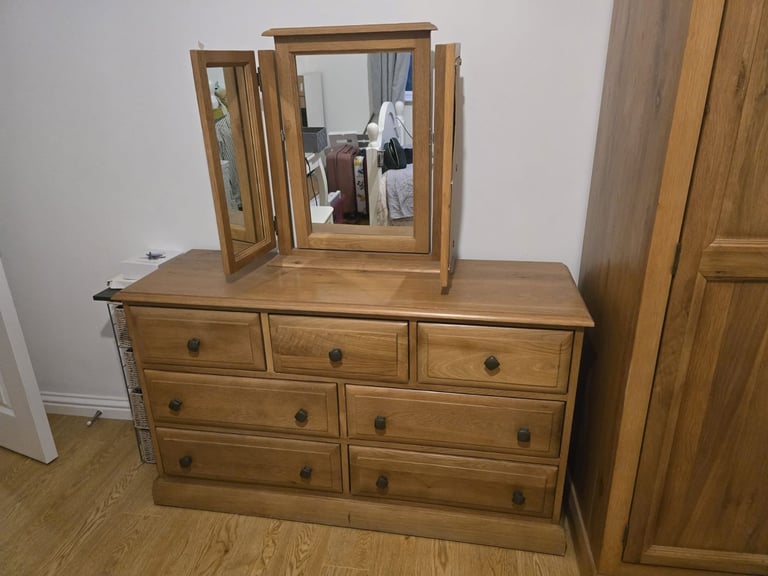 Wardrobe and Drawers set