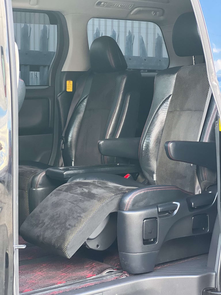 2014 Toyota Vellfire 2.4+GOLDEN EYES+GRADE 4B+FRESH IMPORT+ MPV Petrol Automatic