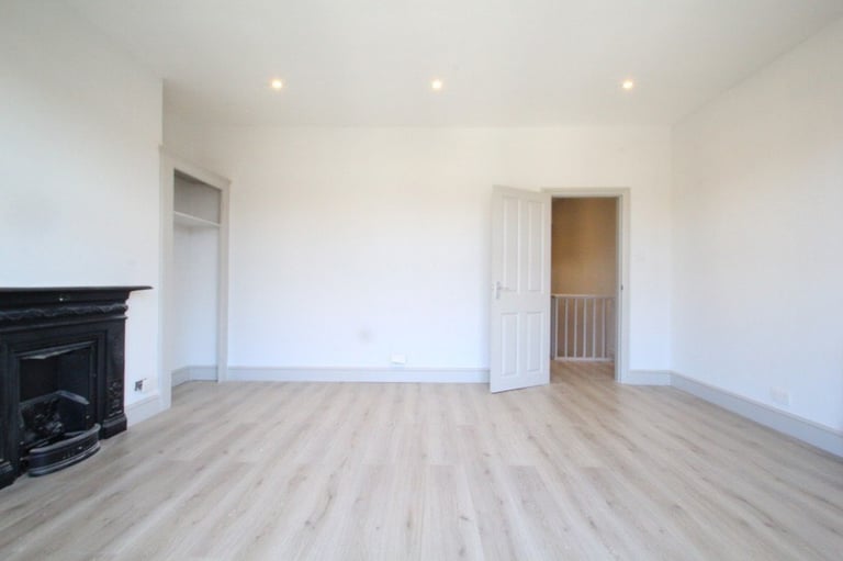 Hane Estate Agents offer a stylish, newly refurbished one-bedroom flat on the first floor. 