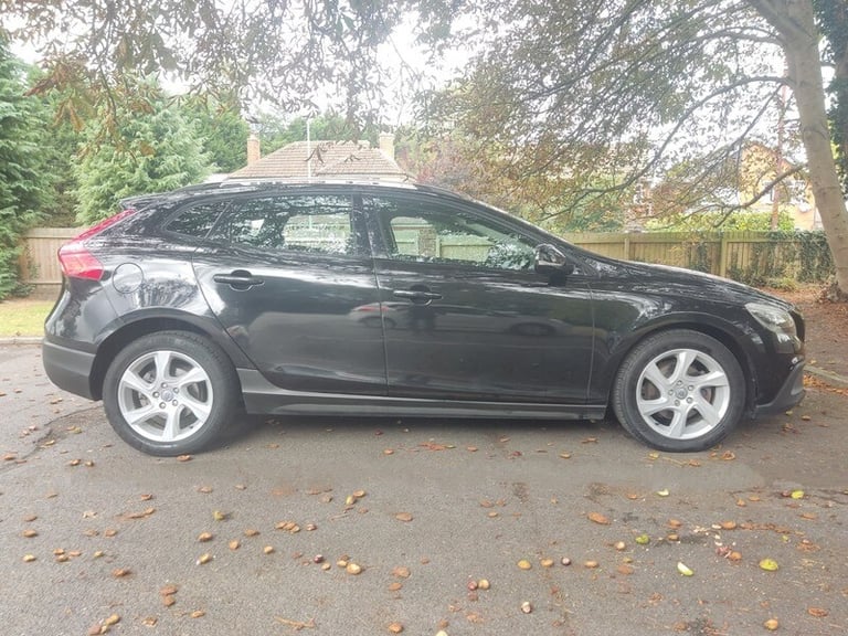 Volvo V40 D2 CROSS COUNTRY LUX