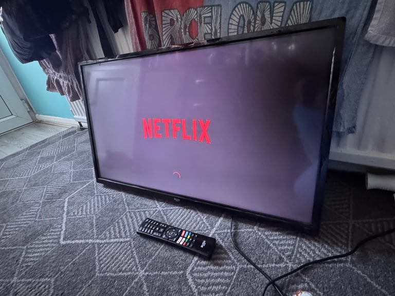 ✅📱smart Bush 32” whit wall bracket 