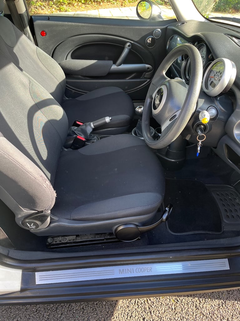 Mini Cooper 1.6 petrol 65000 miles full service history V.G.C £1650.