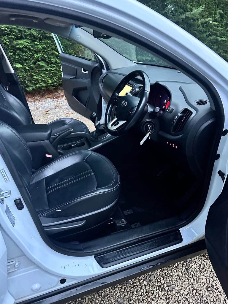 2013 Kia Sportage 1.7 CRDi ISG 3 5dr [Sat Nav] ESTATE Diesel Manual