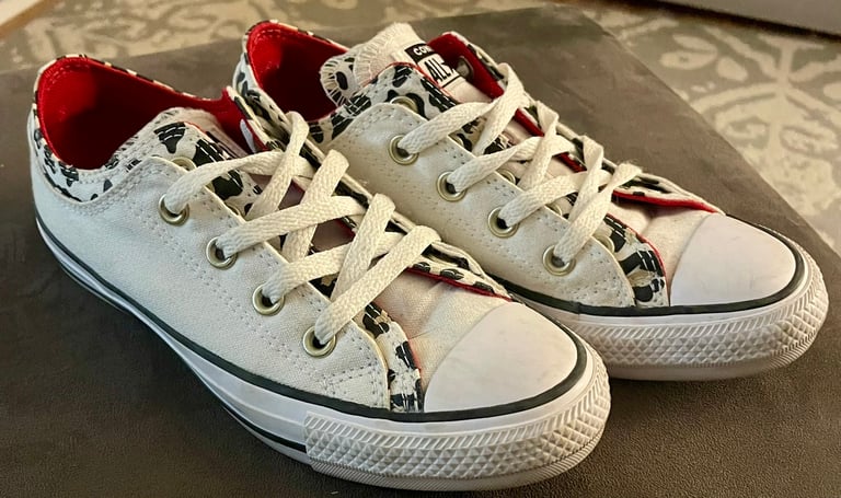 image for Converse size 4 new 