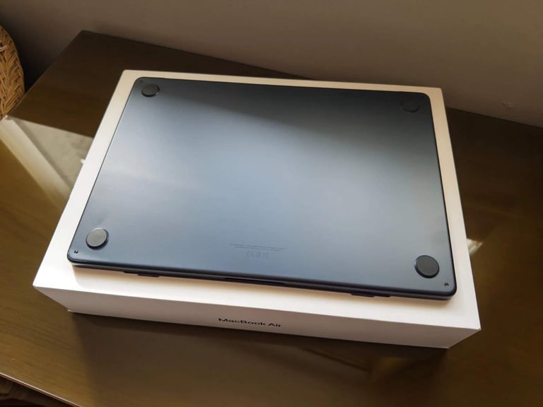 Apple Macbook Air 15-inch M3, 24GB RAM, 512GB SSD, Midnight - Warranty