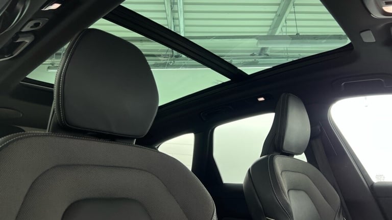2021 Volvo XC60 B6 R-Design PRO AWD Mild Hybrid(22'Alloys, Harman Kardon, Panroof, Carplay) Estat...