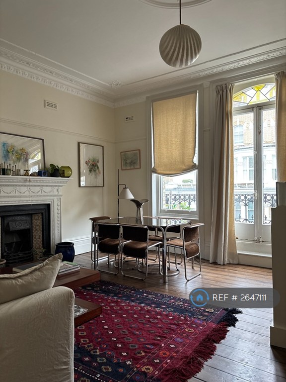 1 bedroom flat in Gwendwr Road, London, W14 (1 bed) (#2647111)