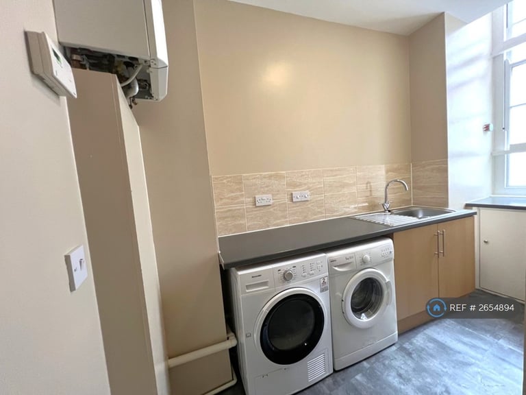 5 bedroom flat in St Nicholas Street, Bristol, BS1 (5 bed) (#2654894)