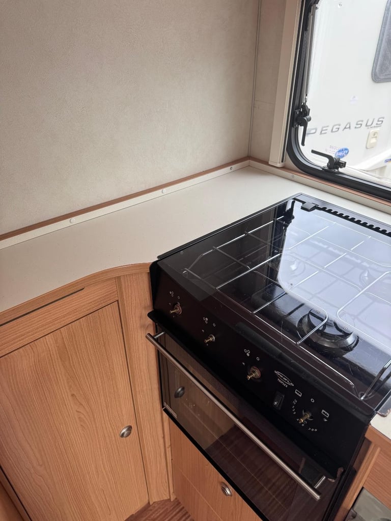 Adria Altea 360LT, Yr.2009, 2 Berth, mover, air awning 
