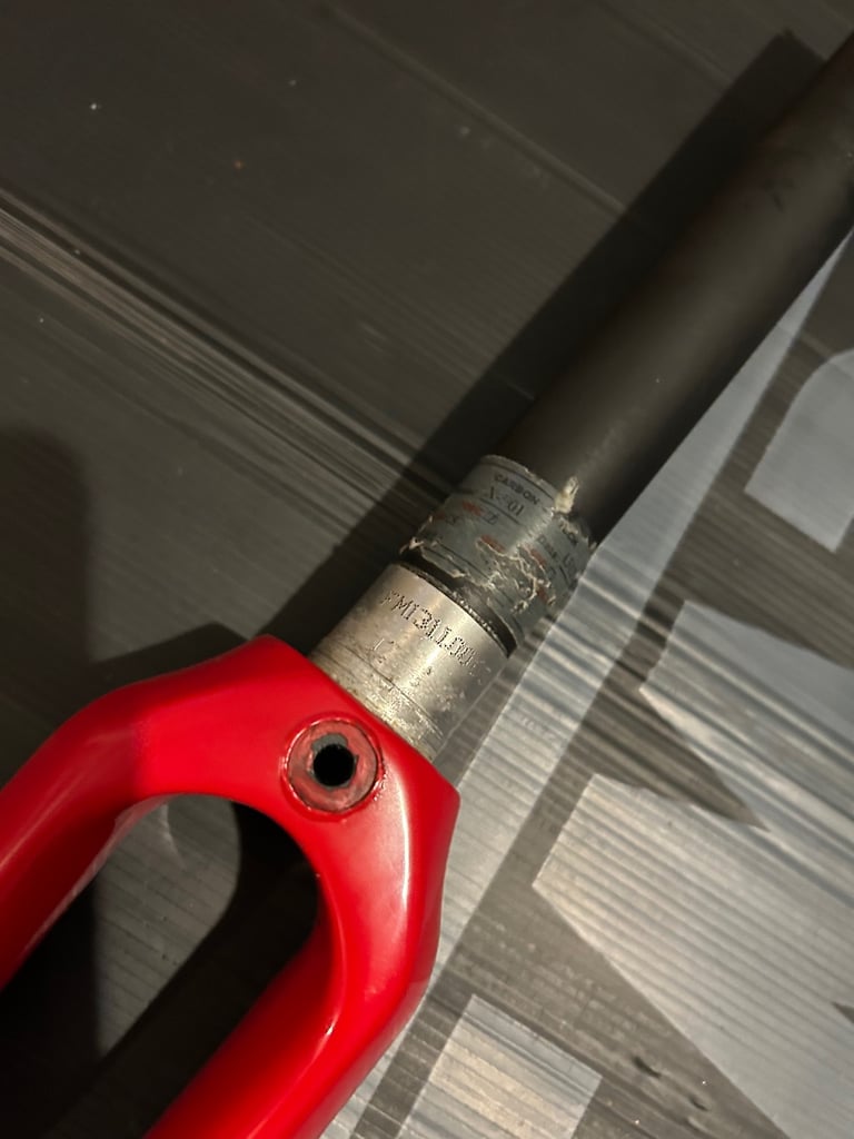 Planet X Pro Carbon Forks Red 700c Top bung included 399g
