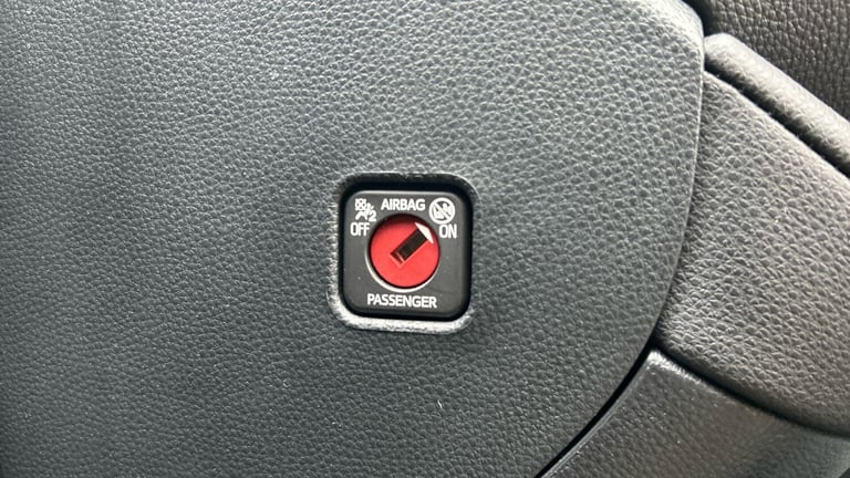 2024 Toyota C-HR 1.8 Hybrid Design 5dr CVT HATCHBACK PETROL/ELECTRIC Automatic