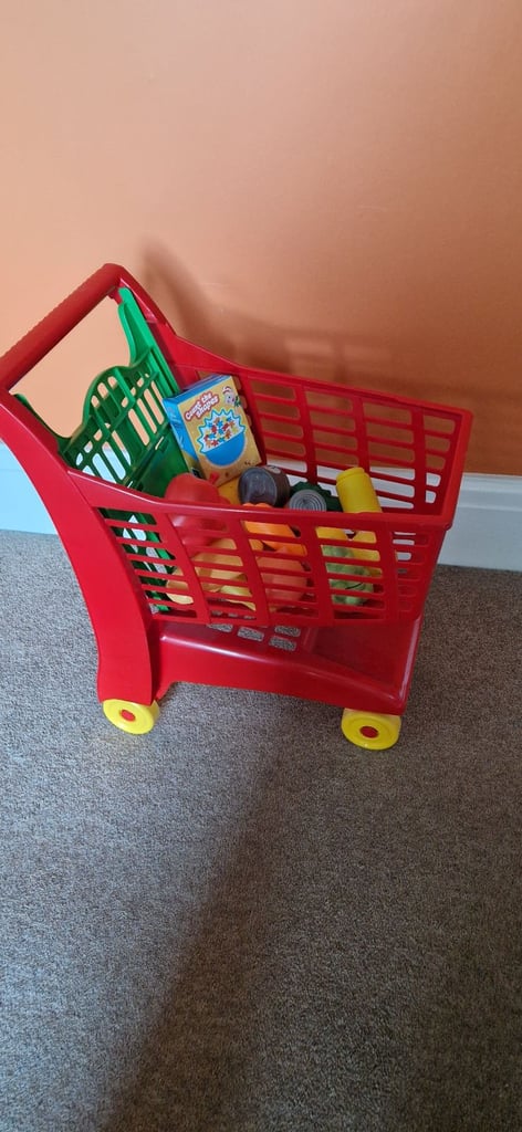  PLASTIC SHOPPING TROLLEY WITH GROCERIES. EXCELLENT CONDITION.