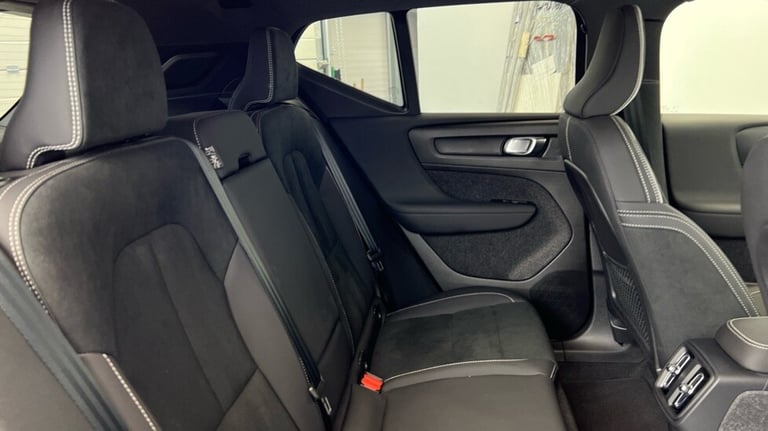 2023 Volvo XC40 Plus, B3 Mild hybrid, Petrol, Dark (360 Parking Camera, Apple Car Play) Estate Pe...