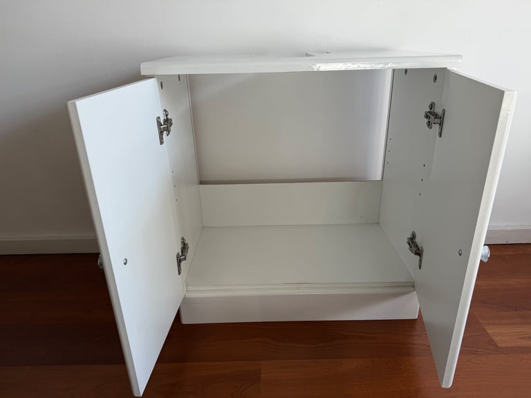 Under sink cabinet