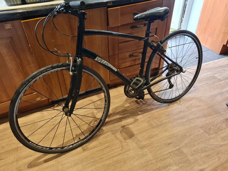 SPECIALIZED SIRRUS HYBRID BIKE GREAT CONDITION FOR SALE 
