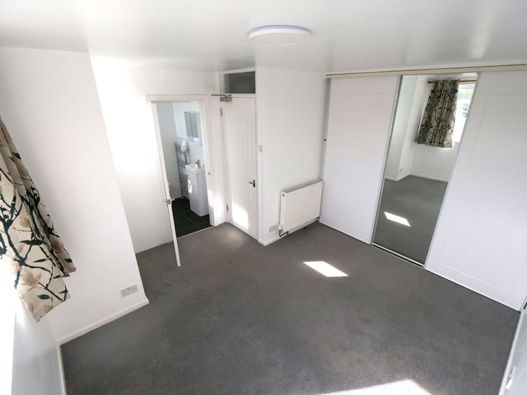 4 bedroom townhouse with garage in Bar Hill near Cambridge  