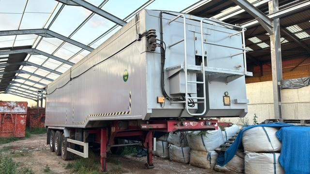 2010 Crane Fruehauf 63 yard, Tri-axle smoothside alloy tipper.