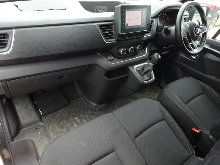 2024 24 REG RENAULT TRAFIC LL30 EXTRA BLUE DCI DIESEL AUTO MPV DAMAGED SALVAGE
