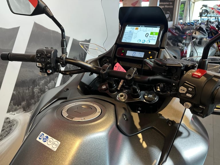 Honda NT 1100 DCT 2025 with 1644 miles + Panniers 