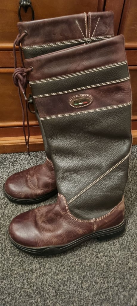 image for Brogini Boots