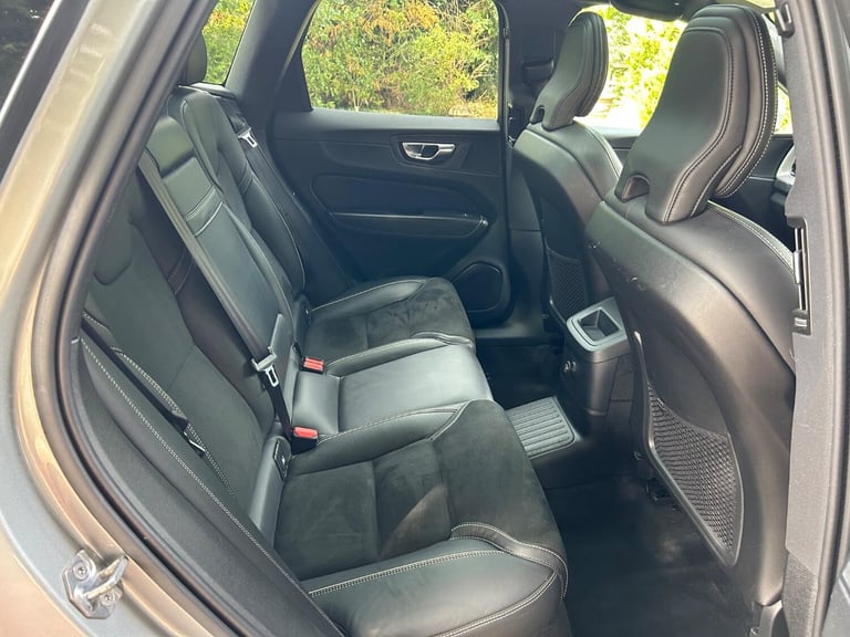 VOLVO XC60 2.0 R-Design T8 Twin Engine AWD 2018