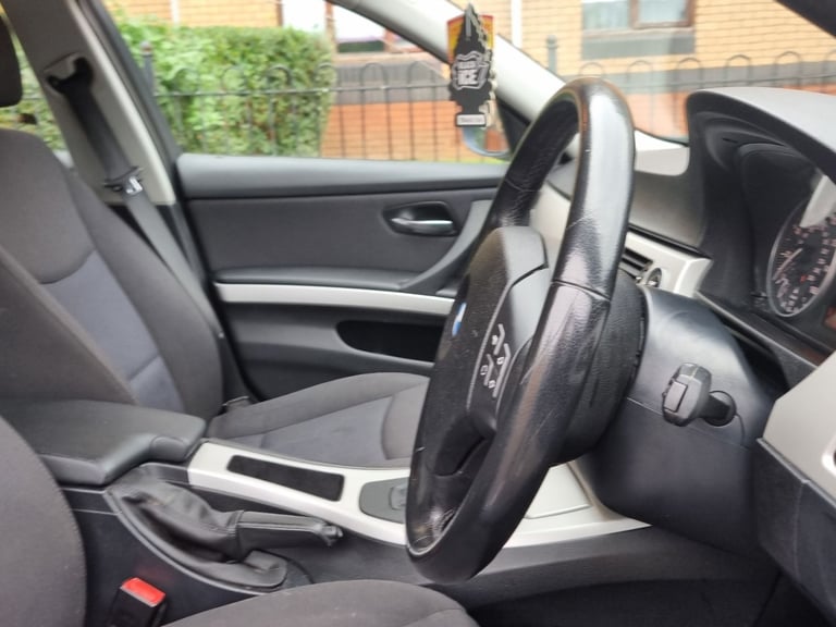 BMW, 3 AUTOMATIC 2010, Semi-Auto, 1995 (cc), 4 doors