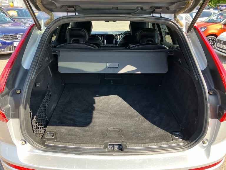 2020 Volvo XC60 B4 R-DESIGN AWD ESTATE Diesel/Electric Hybrid Automatic