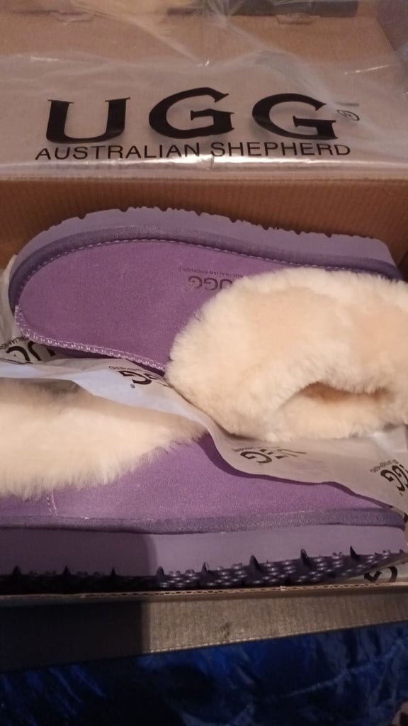 image for Ugg slippers size 4new boxed