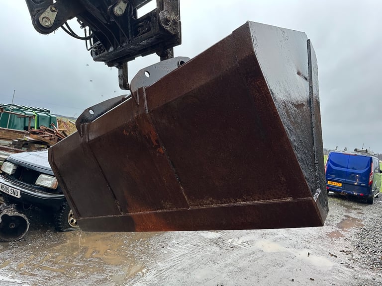 Manitou telehandler bucket