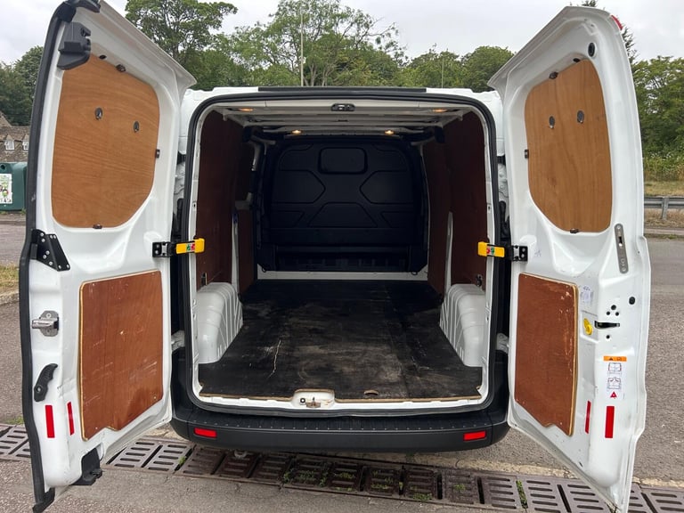 FORD TRANSIT CUSTOM 2.0 340 A/C LWB + Â?14,975 Plus VAT +