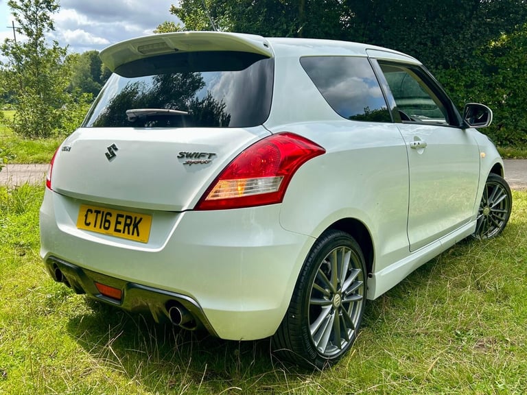 SUZUKI SWIFT 1.6*SPORT*1Owner-7Suzuki Svs-Xenons-Nav**OUTSTANDING CHERISHED