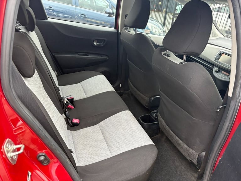 2012 Toyota Yaris 1.33 VVT-i T Spirit 5dr Multidrive S HATCHBACK PETROL Automatic