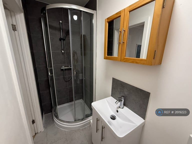 1 bedroom in Double En-Suite, Cambridge, CB4 (#2619223)