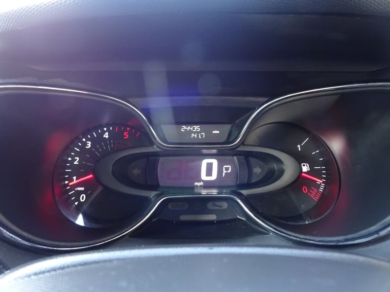 Renault Captur 1.5 dCi 90 Dynamique S Nav 5dr Automatic **ONLY 24000 MILES**