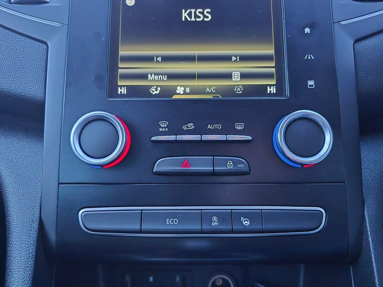 2016 Renault Megane 1.5 dCi Dynamique S Nav EDC Euro 6 5dr Hatchback Diesel Automatic