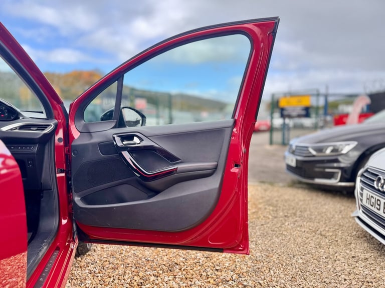 2015 Peugeot 208 1.6 BlueHDi 120 GT Line 5dr HATCHBACK Diesel Manual