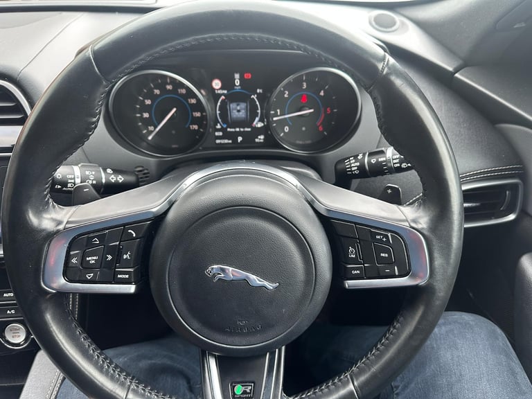 2017 Jaguar F-PACE 2.0 D 180BHP *** HUGE SPEC AWD R - SPORT EDITION *** AUTO
