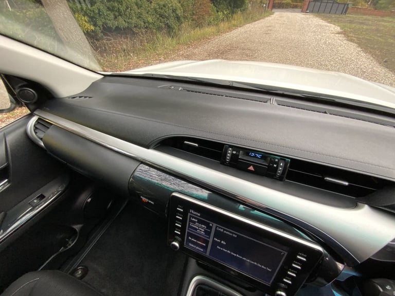 2021 Toyota Hilux 2.4 D-4D Invincible Pickup Double Cab 4dr Diesel Manual 4WD Euro 6 (s/s) (1 PIC...