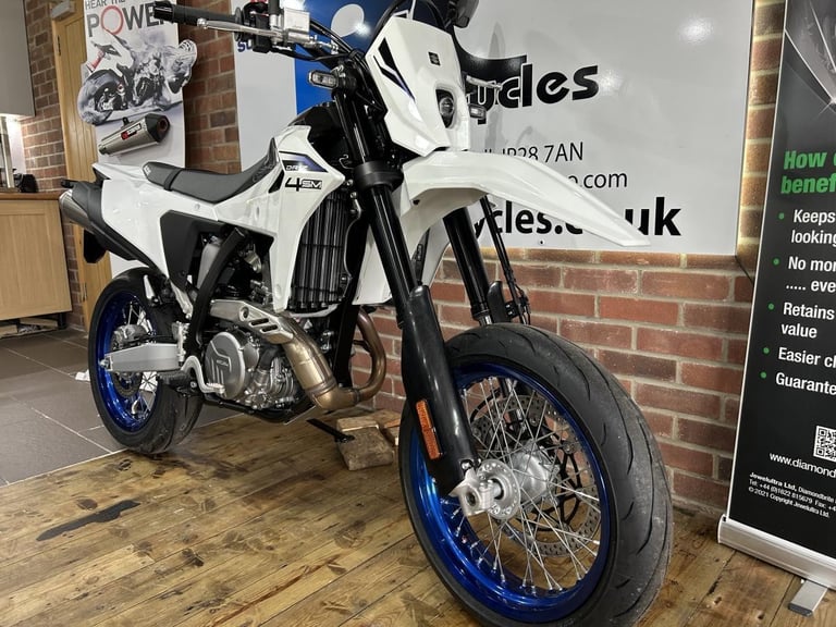 Suzuki DRZ Supermoto DR-Z400SMRLM5