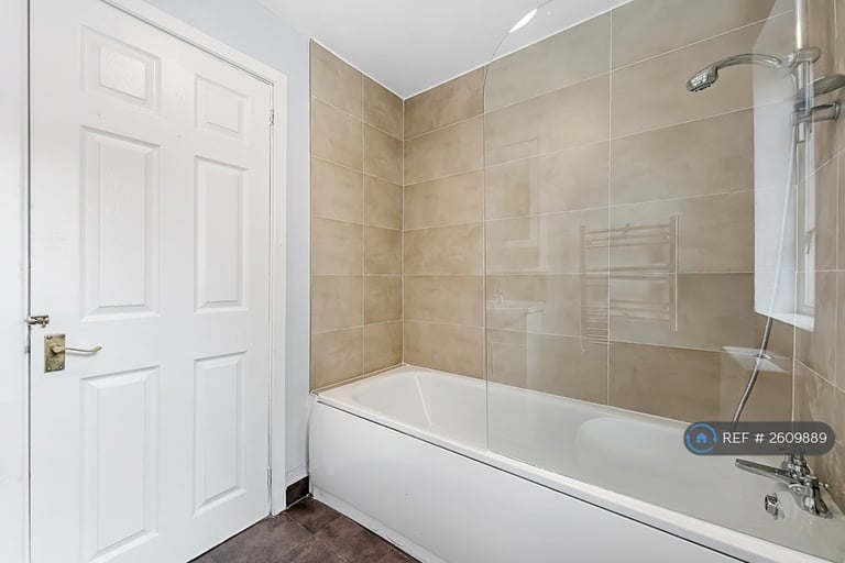 4 bedroom house in Fenham Road, London, SE15 (4 bed) (#2609889)