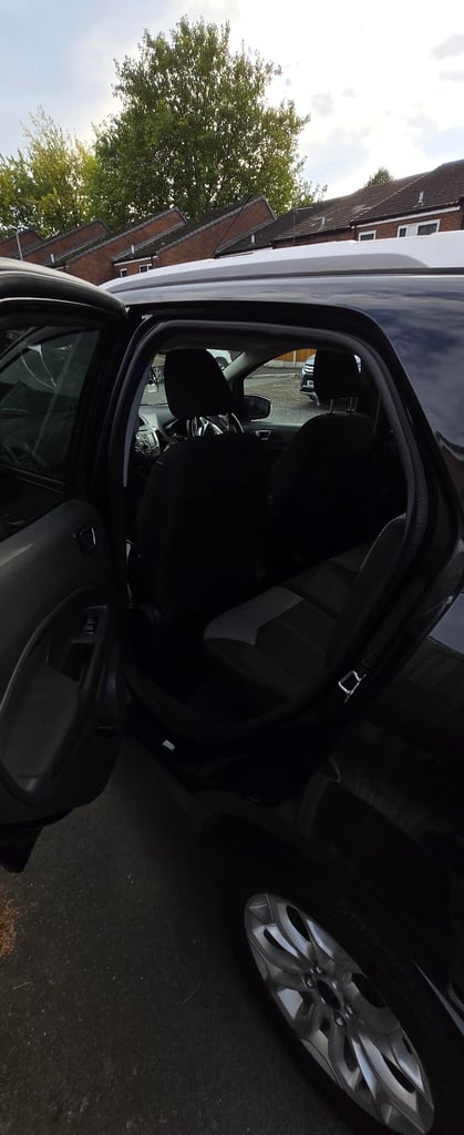 Ford, ECOSPORT, Hatchback, 2015, Manual, 999 (cc), 5 doors