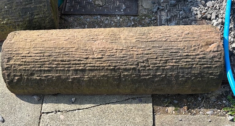 Sandstone 1/2 round/moon coping stones