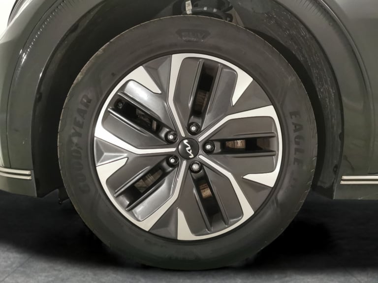 2022 Kia EV6 77.4kWh Air Hatchback 5dr Electric Auto (225 bhp) - HEATED STEERING - LANE  Hatchbac...