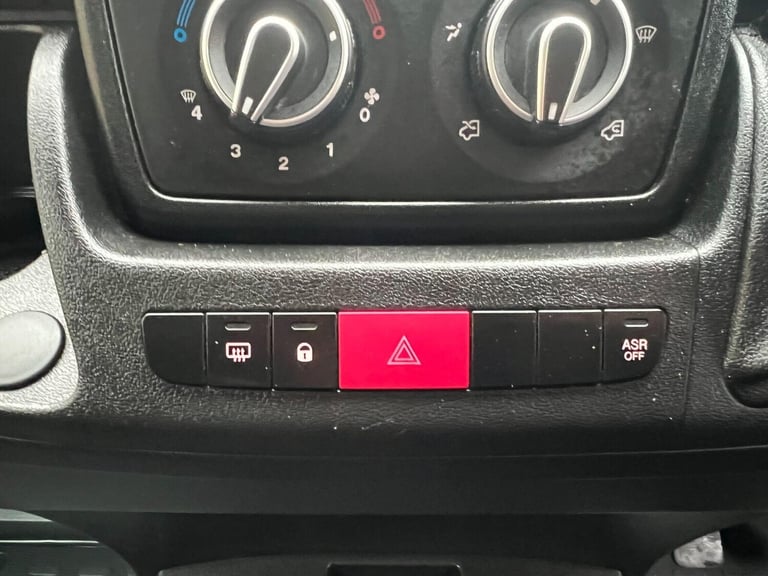 2022 Peugeot Boxer 2.2 BlueHDi 335 S Platform Cab L3 Euro 6 (s/s) 2dr Luton Diesel Manual