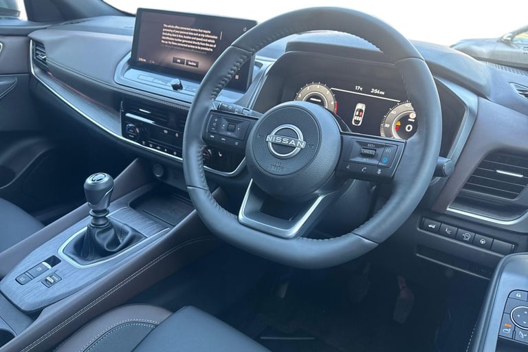 2025 Nissan Qashqai 1.3 DiG-T MH Tekna 5dr Hatchback Petrol Manual