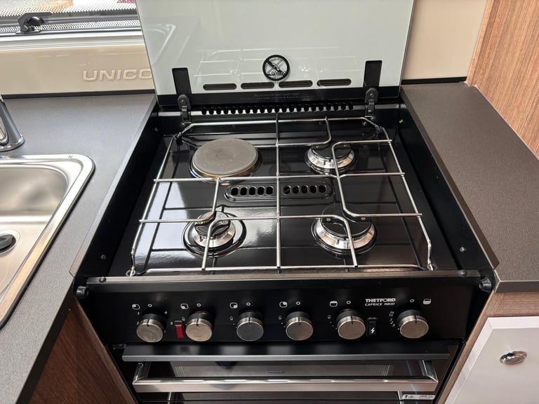 2019 Bailey Unicorn Cabrera (Rear Island Fixed Double Bed) Powrtouch Motor Mover